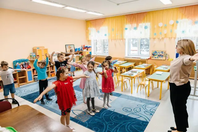 Зарядка в группе